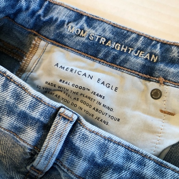 American Eagle Mom Straight Jeans. High Waisted. Loose Fit. Size 12 - Picture 10 of 12